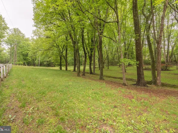 11123 Popes Head Rd, Fairfax, VA 22030