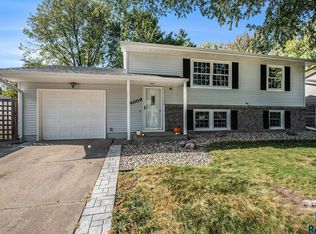 4009 S Fairhall Ave, Sioux Falls, SD 57106