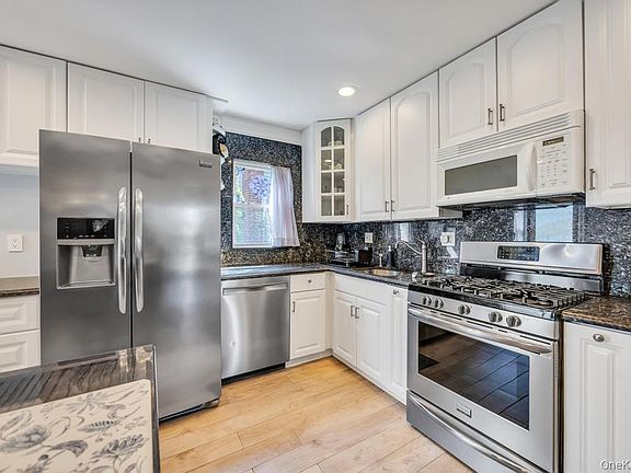 2nd image of 33 Albert Street