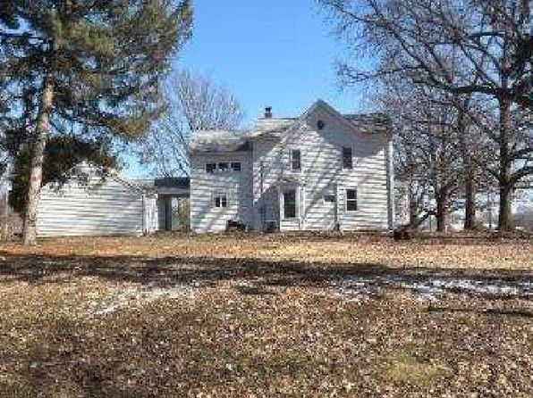 306 W Freemont St, Tower Hill, IL 62571