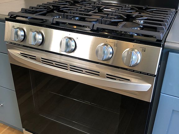 4th image of 840 Lake St APT 6