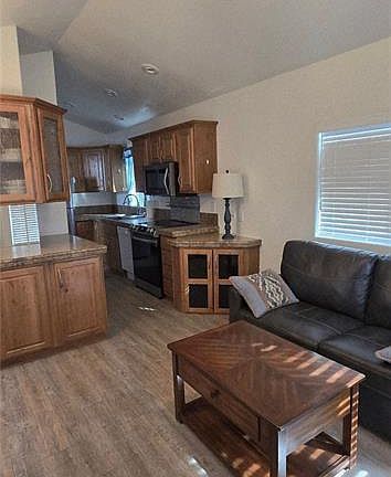 5th image of 325 E Main St #20