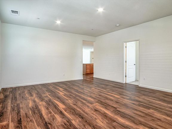 4th image of 1280 Steinbeck Dr