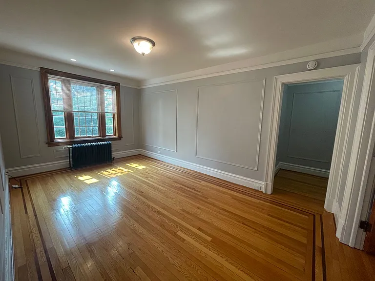 49 S Lake Ave #12 — Photo 5