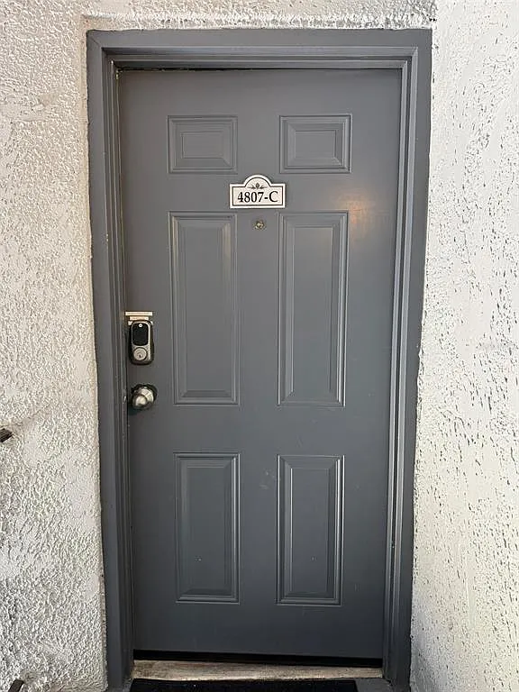 1 bed, 1.0 bath, 756 sqft, $1,599 — Photo 2