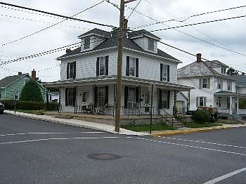 3rd image of 161 E Franklin St