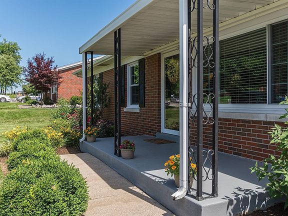 3rd image of 705 Parkside Dr