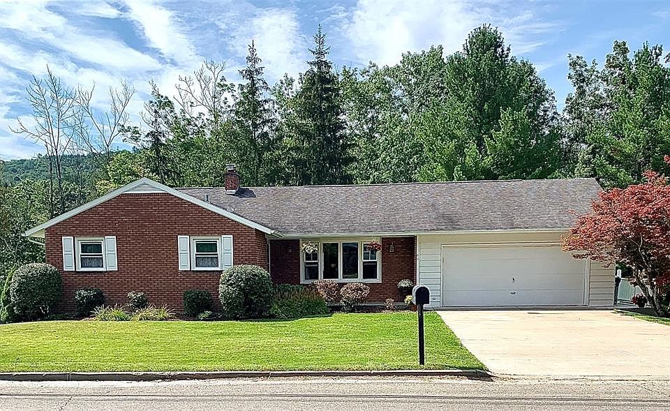 1st image of 66 Frederick Dr