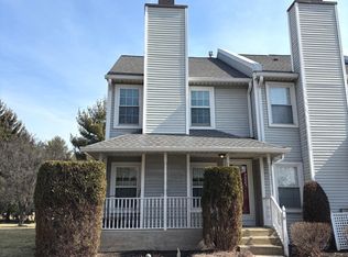 11 Violet Ln, Newtown, PA 18940