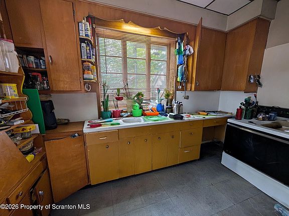 2nd image of 501-503 Cedar Ave