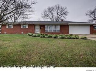8 Exeter Ln, Belleville, IL 62226