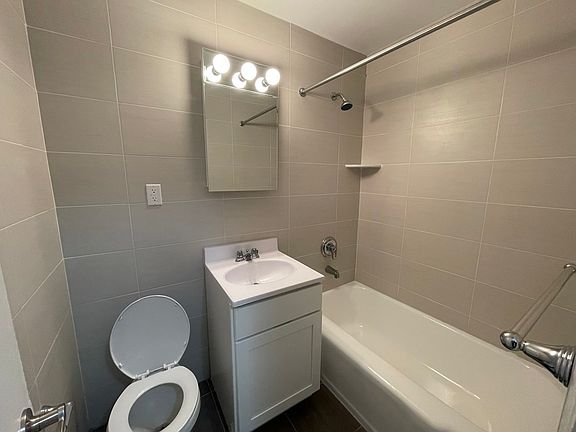 5th image of 86-75 Midland Pkwy #32
