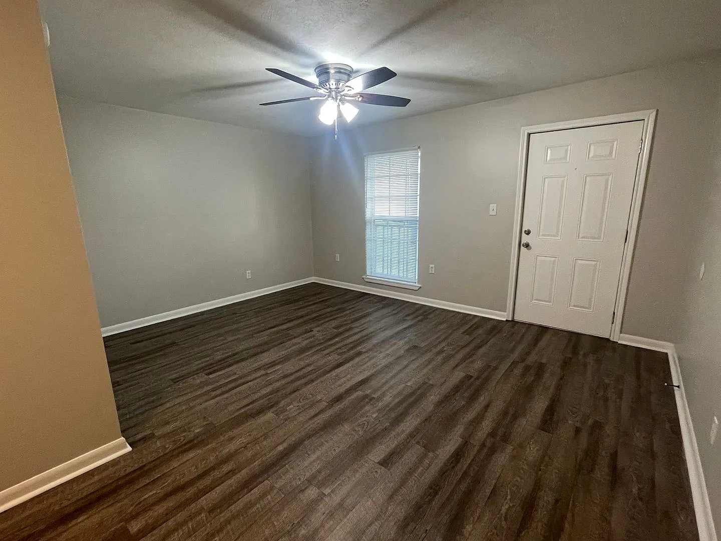 1B/1B Apartment Available in Sulphur-All Bills Paid-Section 8 Accepted — Photo 2