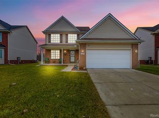 33555 Sand Piper Dr, Romulus, MI 48174