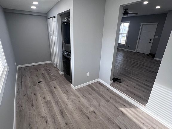 5th image of 305 E Jackson St