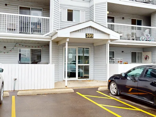 309A Cree Crescent #103, Saskatoon, SK S7K 7Y3