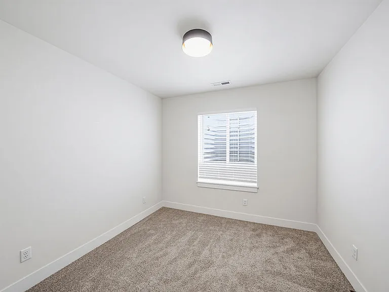 445 E River Ln — Photo 48