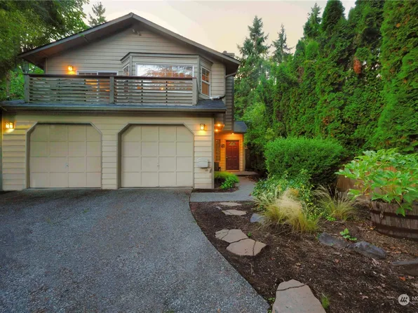20429 39th Place NE, Lake Forest Park, WA 98155