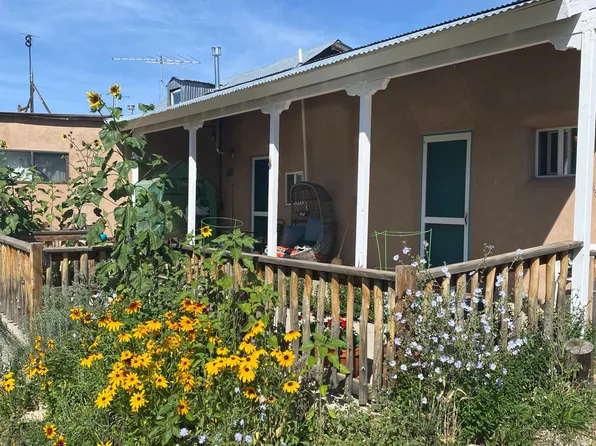 7 Las Animas Rd #B, El Prado, NM 87529