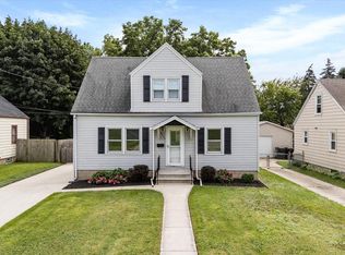 2939 E Norwich Ave, Saint Francis, WI 53235