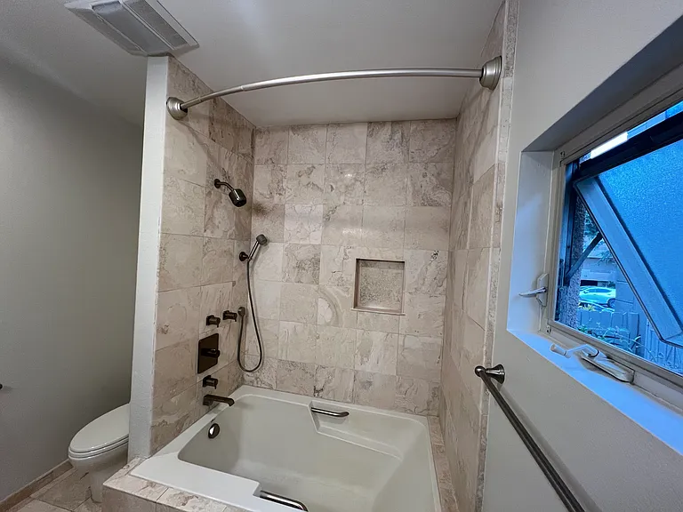 937 12th St #101 — Photo 22