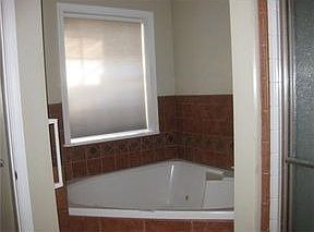 4th image of 3520 Norcrest Dr