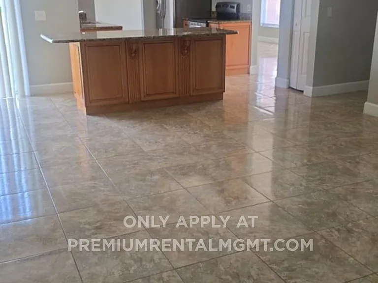202 Chadworth Dr — Photo 2