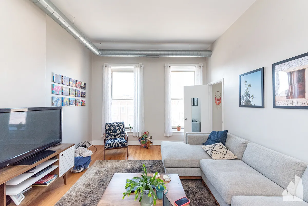 3 bed, 1.0 bath, 1138 sqft, $2,650 — Photo 3
