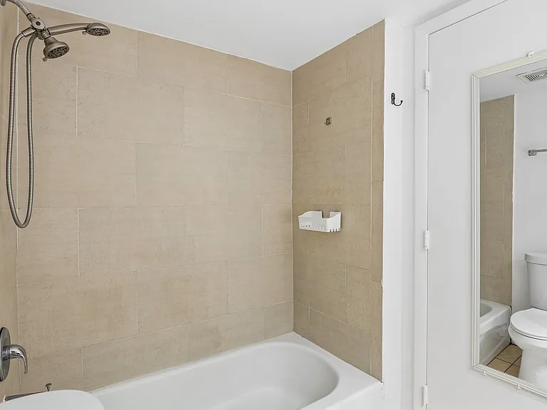 The Oaks Condominium — Photo 46