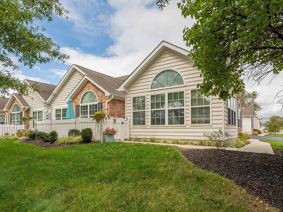 1st image of 213 Patriot Way #213