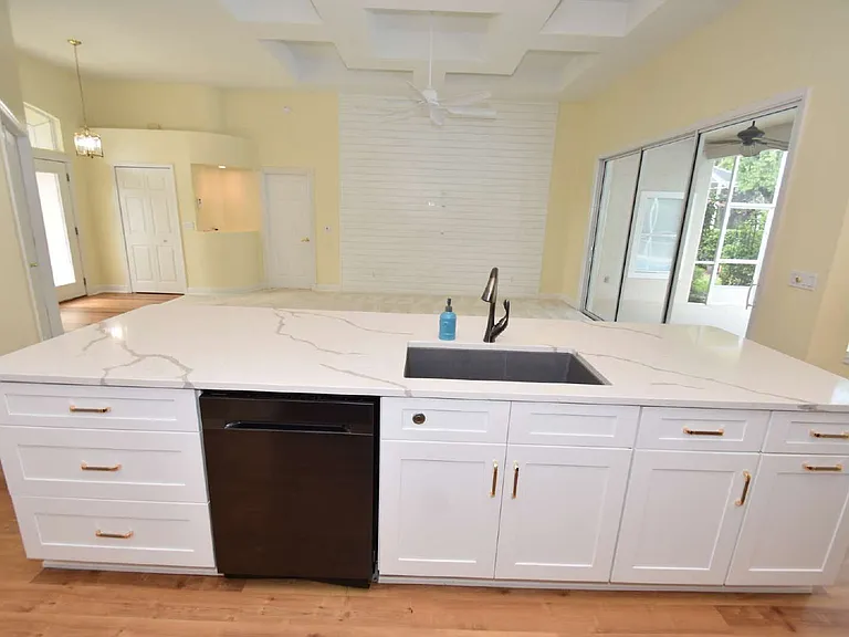 1216 Hampstead Ln — Photo 10