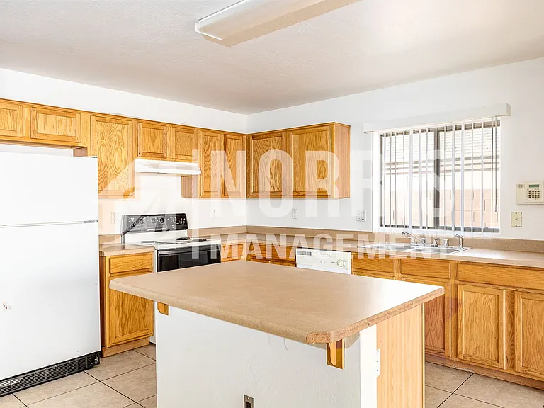 1632 E Cardinal Dr — Photo 11