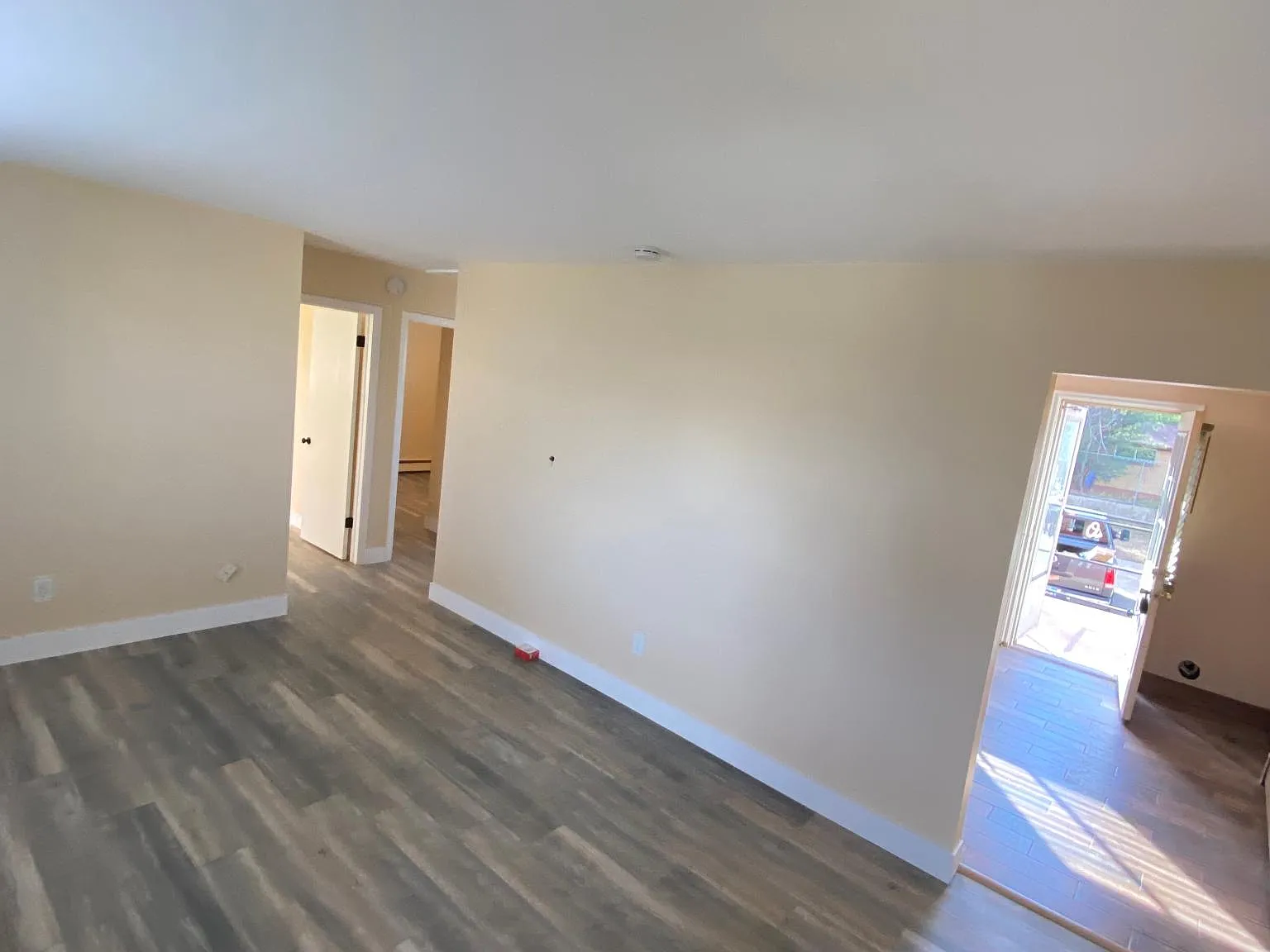 2 bed, 745 sqft, $1,250 — Photo 3