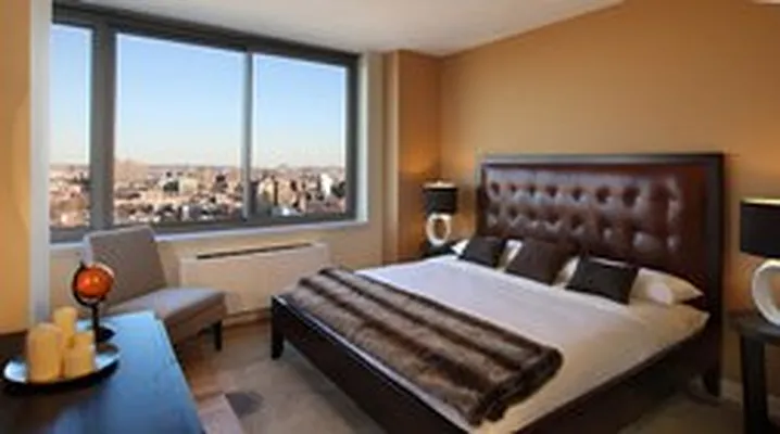 Rented by Gold Star | media 9