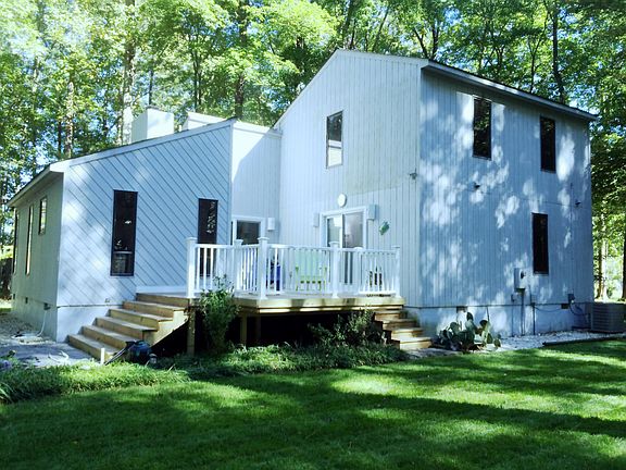 350+ sf new Deck w/PVC rails