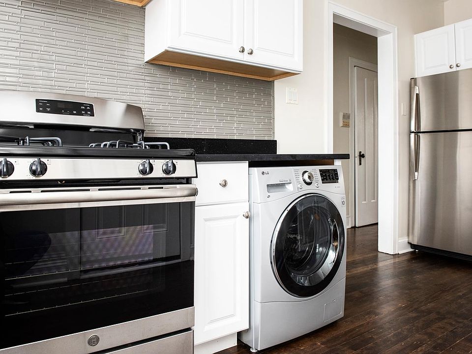 1st image of 3819 N Greenview Ave APT 1S