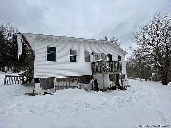 3rd image of 586 Oregon Trl