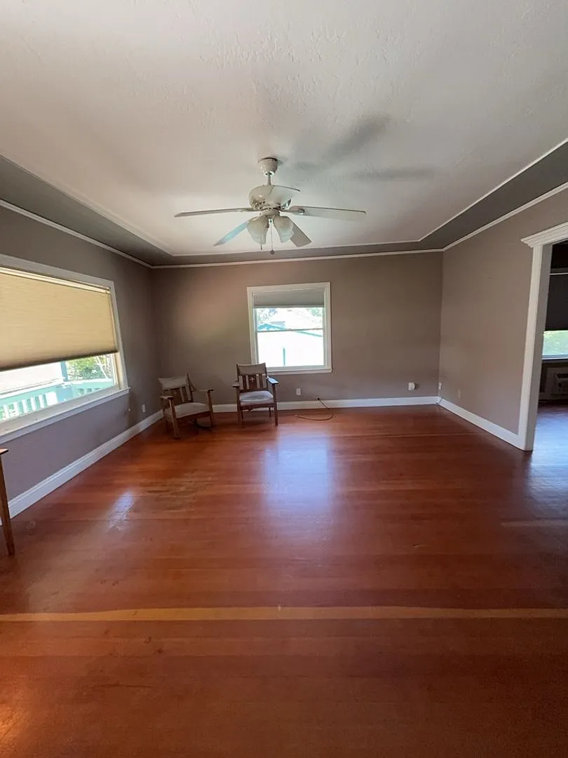 Charming 2 Bed 1 1/2 Bath Home — Photo 2