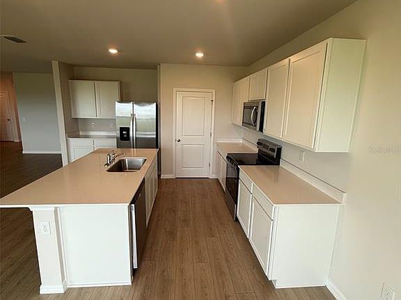 3rd image of 3813 Silver Strand Trl