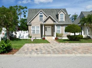 267 Leawood Cir, Naples, FL 34104