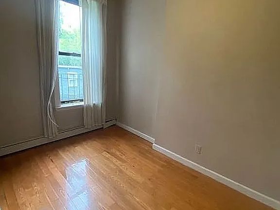 5th image of 235 16th St APT 2R