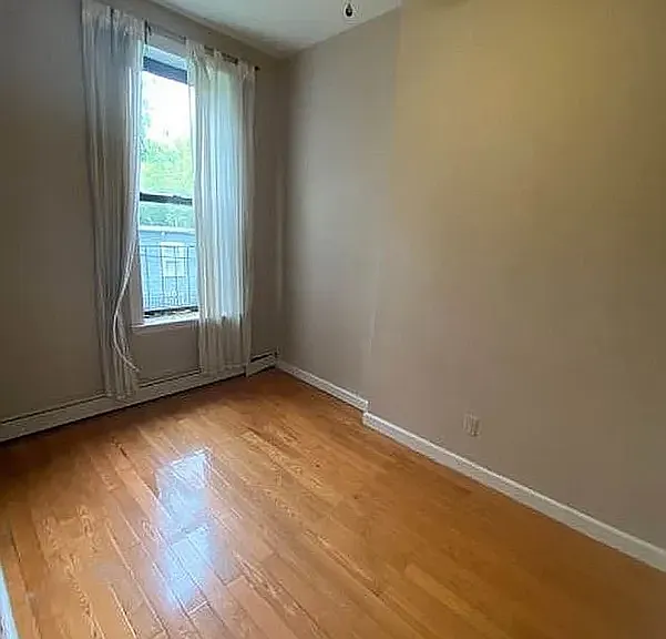 235 16th St #2R — Photo 5