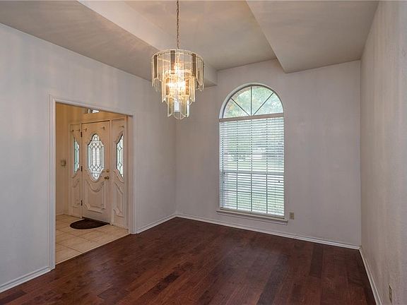 4th image of 1817 Hillvalley Dr