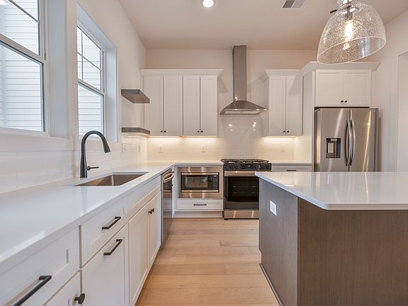 5th image of 4040 Penfield Dr Unit D