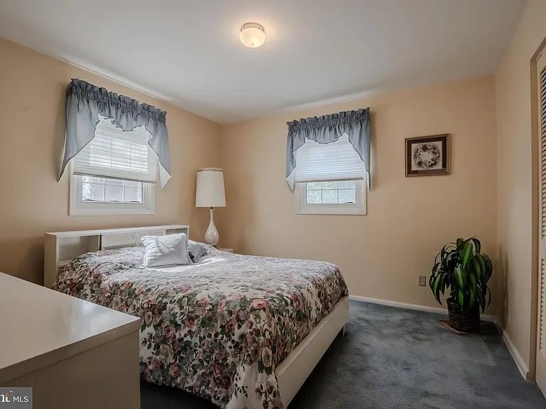 25 Charring Ln — Photo 15
