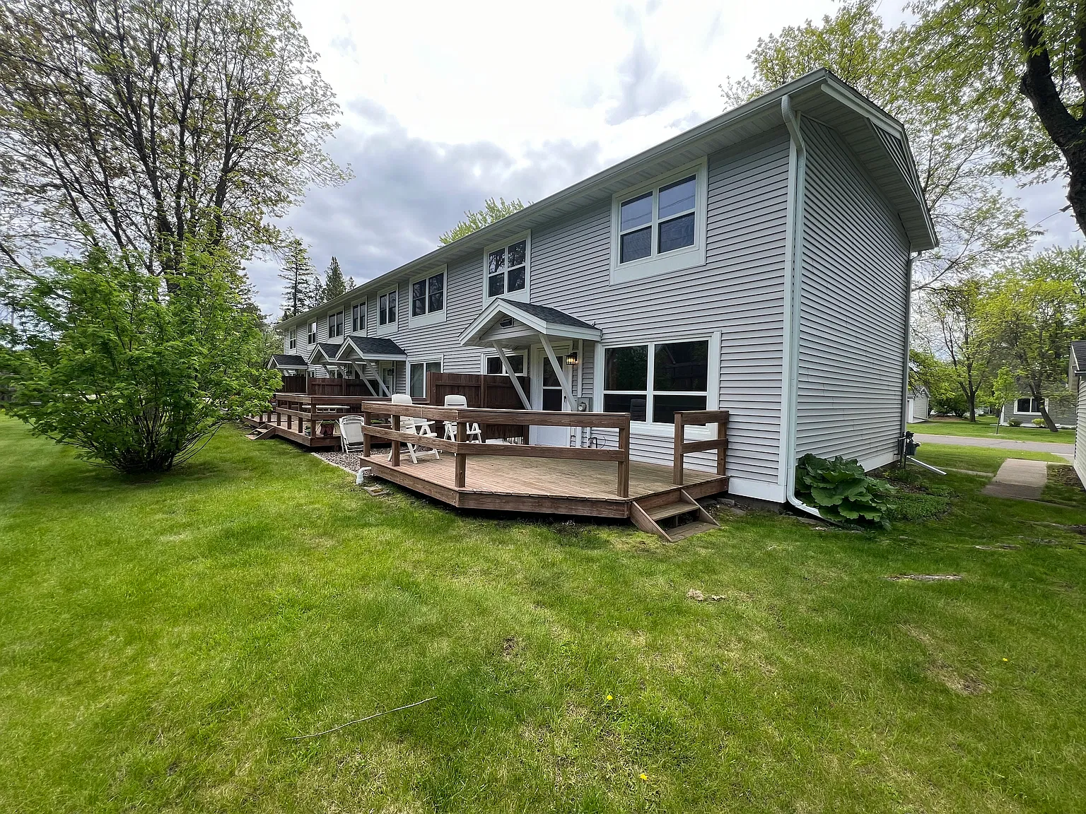 107 Mitchell Cir — Photo 2