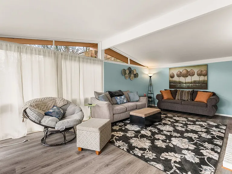1512 Waterside Dr — Photo 11