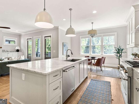 2nd image of 35 McEvoy Ln