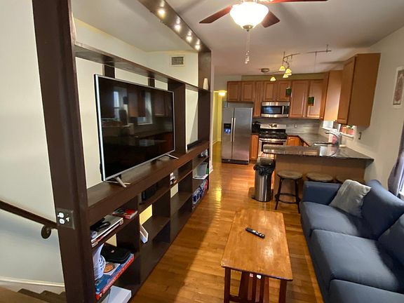 4th image of 1502 Mount Vernon St APT C