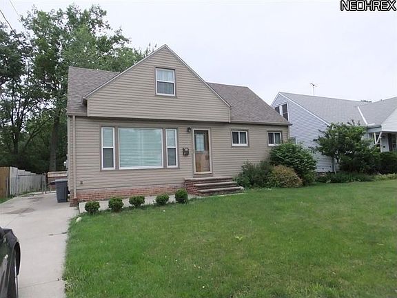 2nd image of 27713 Parkwood Dr